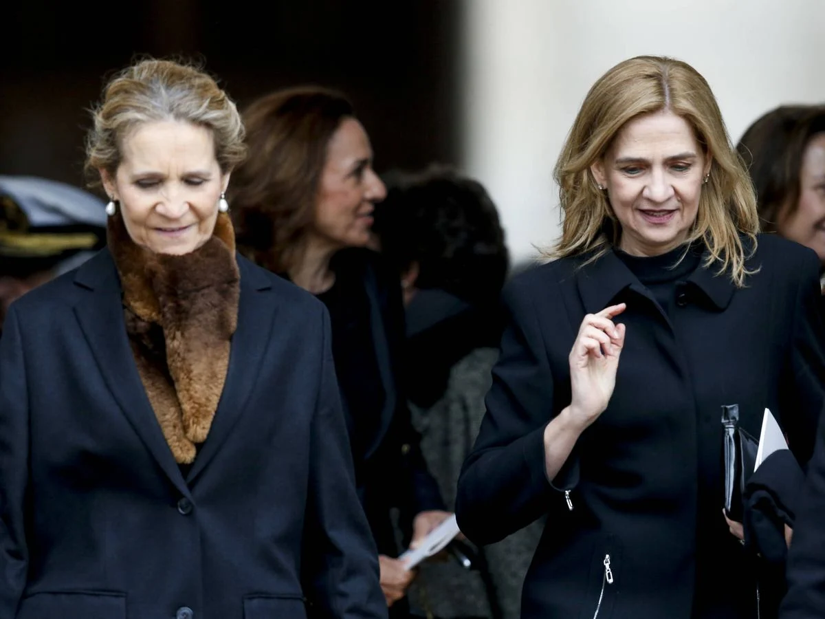 Estos son los desorbitados sueldos de las infantas Elena y Cristina