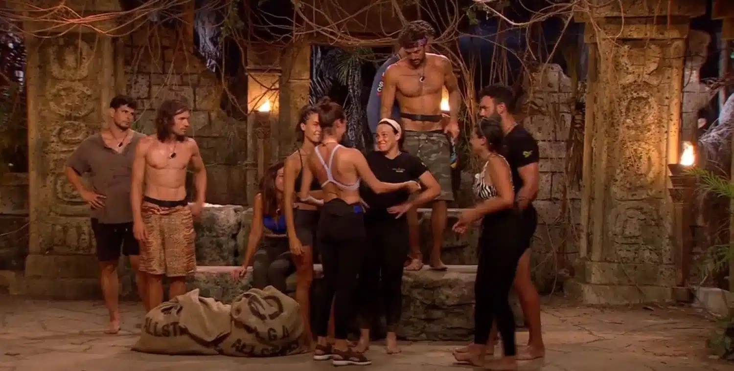 La gran discusión en 'Supervivientes: all stars' que divide a los concursantes en dos grupos 3 Merca2.es Expulsion Adara Molinero Supervivientes 1 Merca2.es