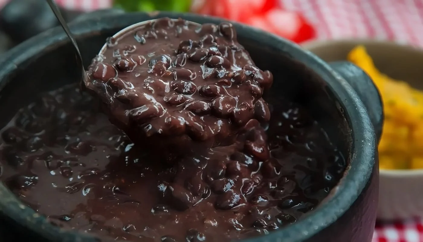 Frijoles negros al estilo venezolano: la receta tradicional de las caraotas negras