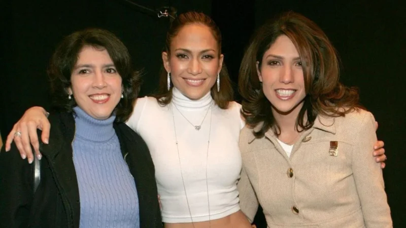 Quién es la hermana de JLo que a los 53 años la supera en todo 4 Merca2.es La vida de Jennifer Lopez en medio de su divorcio