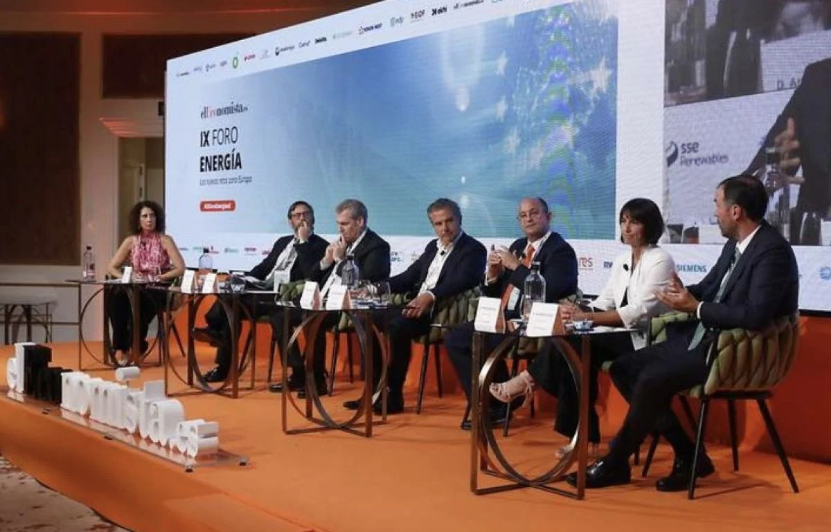 Las comercializadoras avisan de que limitar vías para captar clientes beneficia a las grandes energéticas y perjudica al consumidor