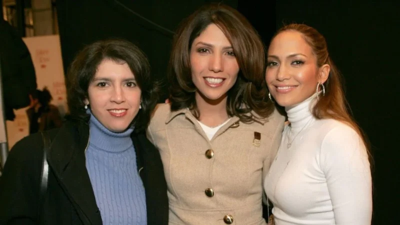 Quién es la hermana de JLo que a los 53 años la supera en todo 3 Merca2.es La otra hermana de Lynda y JLo