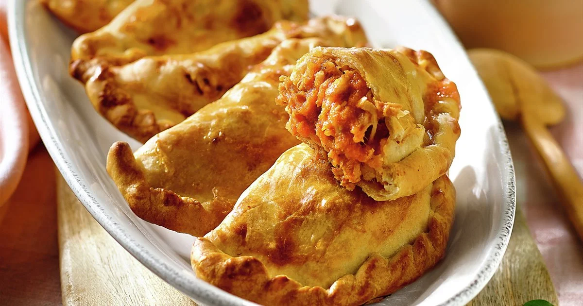 Prepara estas empanadas de pollo en freidora de aire, una opción saludable y deliciosa