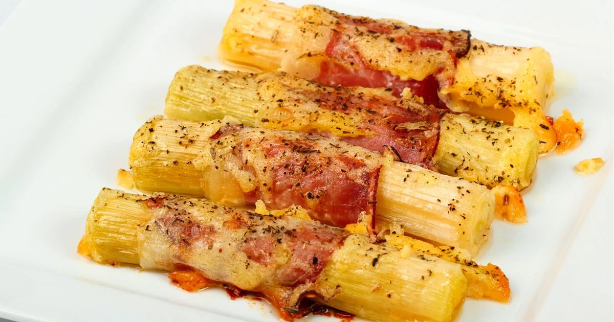 Puerros al horno con jamón y huevo: receta saludable y sabrosa para cualquier ocasión  