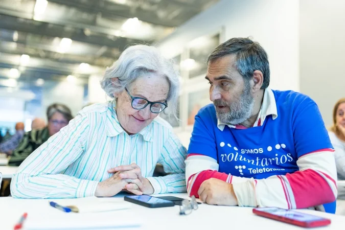 'Reconectados', el programa de digitalización de los mayores, amplía contenidos, alianzas y alcance 1 Merca2.es 'Reconectados', el programa de digitalización de los mayores, amplía contenidos, alianzas y alcance