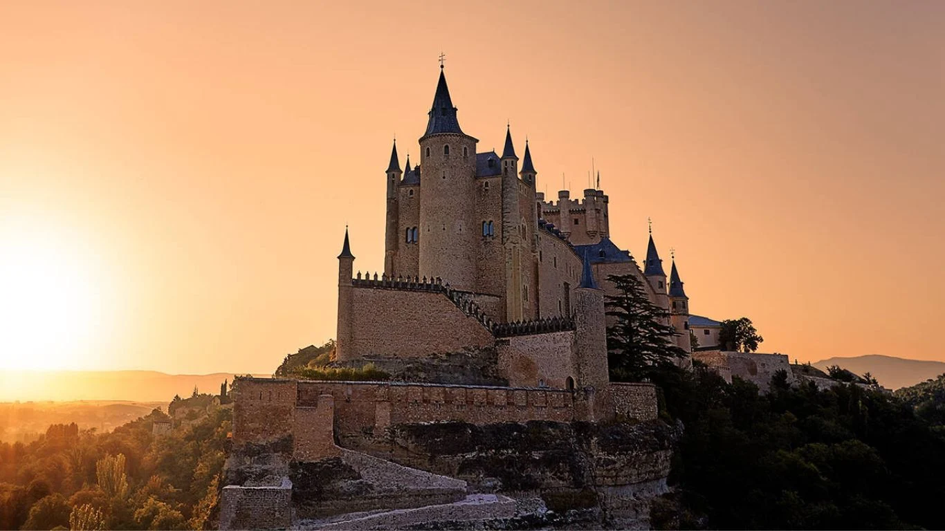 Explora Segovia en un día: Qué ver y dónde comer por menos de 10 euros