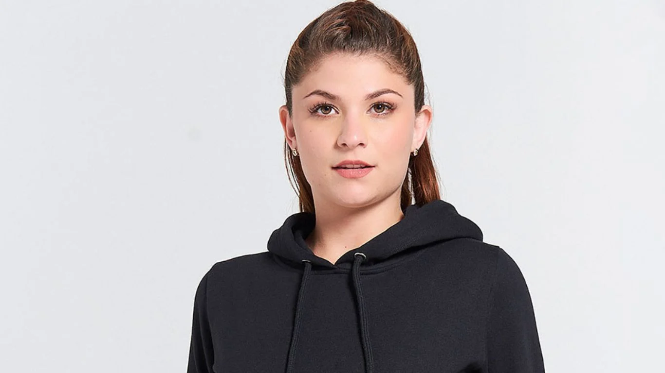 La prenda básica de este otoño: sudadera con capucha, barata y disponible en 20 colores