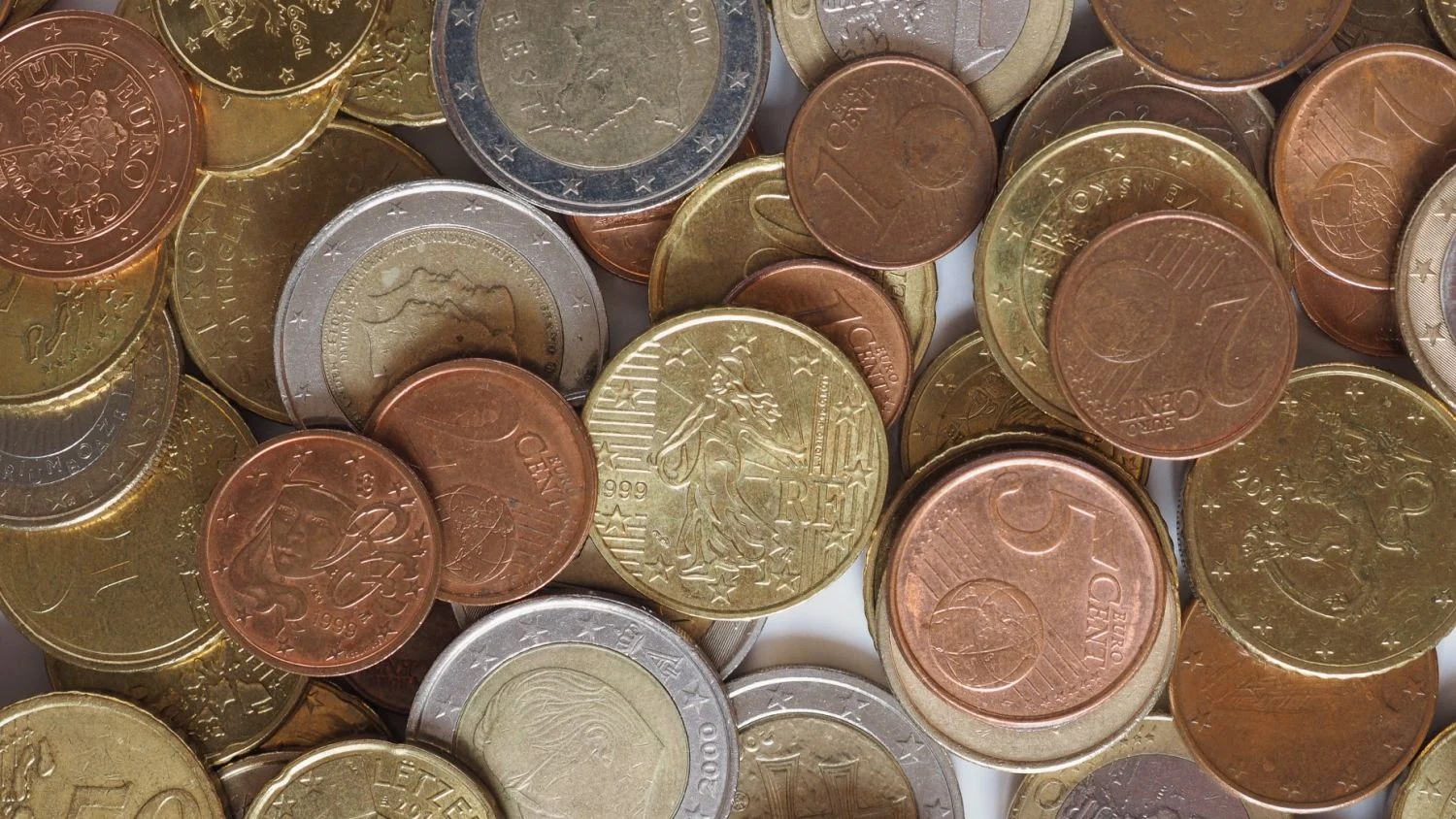 Ya está en circulación la nueva moneda de 5 euros, te contamos cómo puedes conseguirla