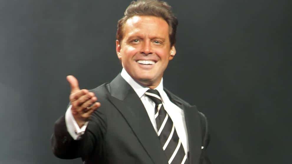 Paloma Cuevas y Luis Miguel: 2 años de relación que empezó en la infancia y sigue con una gira cordobesa 3 Merca2.es Luis Miguel