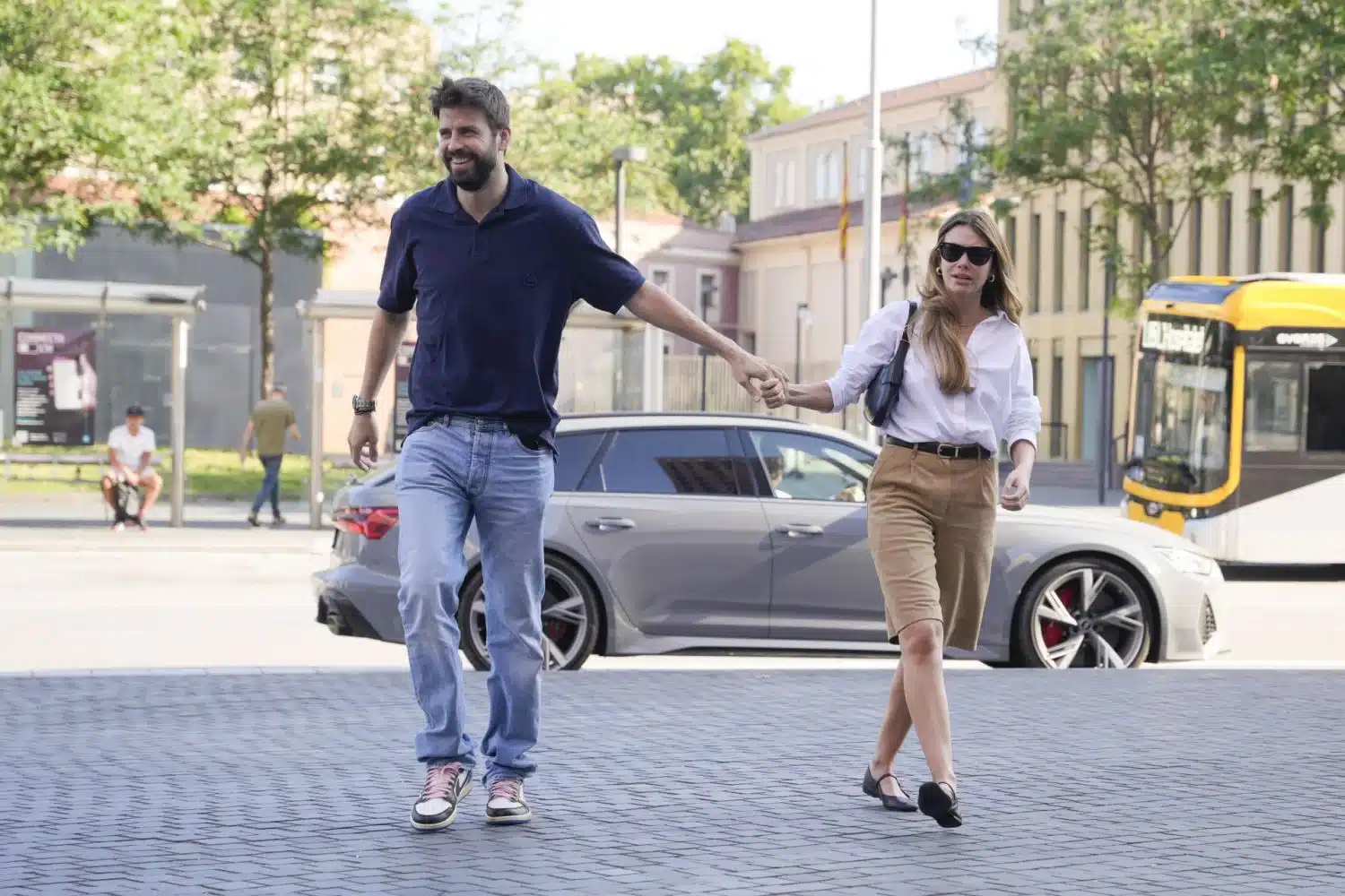 Piqué se va de vacaciones a lo grande con Clara Chía 1 Merca2.es Piqué