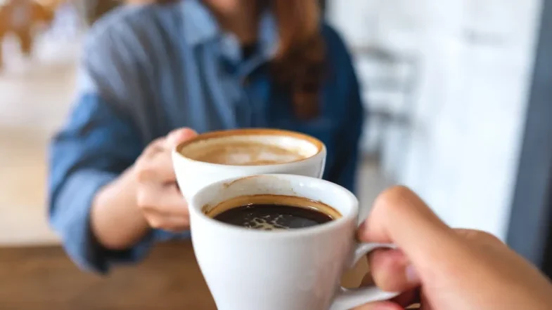 Qué hace al café «bulletproof» tan popular entre los famosos españoles
