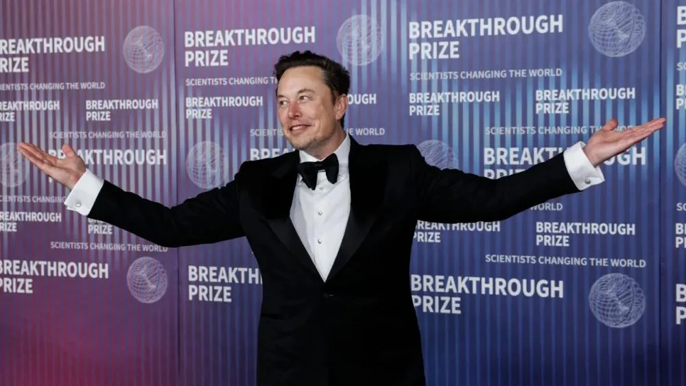 Elon Musk pretende hacerle un regalo a la humanidad por medio de sus satélites