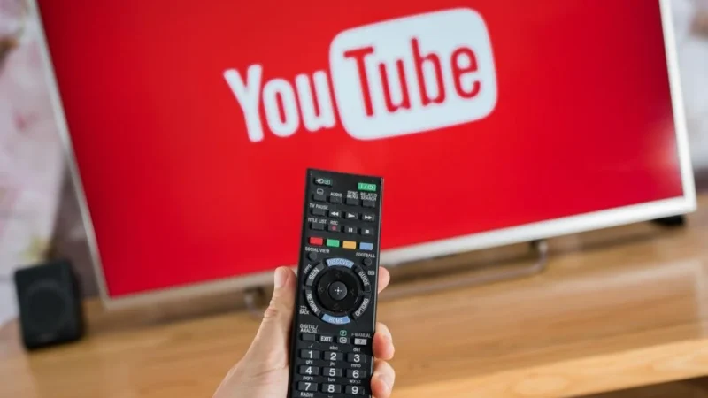 Como si fuese una lucha de dos equipos por un delantero, Disney y Youtube la lían por un fichaje 9 Merca2.es Un fichaje que cambiará el juego