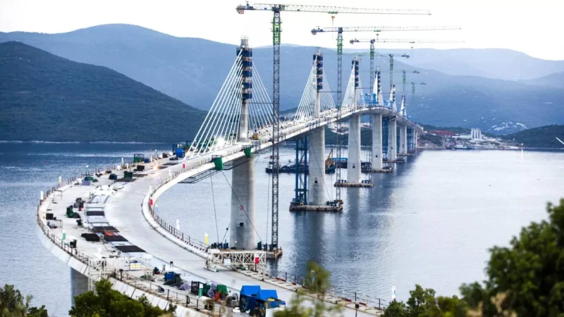 El megaproyecto de 350 millones que te transporta a los reinos de Juego de Tronos eliminando dos fronteras 80 Merca2.es El megaproyecto que hace posible la unión entre de dos sitios claves para los turistas de Croacia