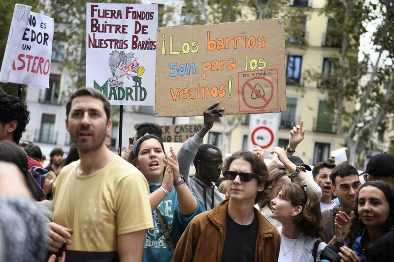 Más de 10.000 personas salen a las calles de Madrid contra los precios del alquiler y amenazan con impagos