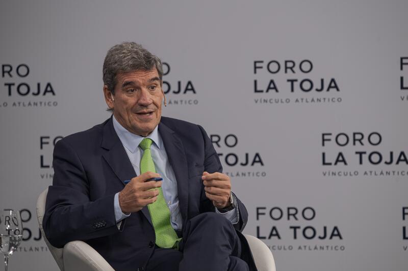 El Banco de España advierte sobre el posible aumento de precios debido a los aranceles a los coches chinos