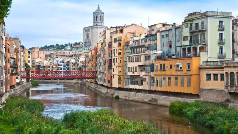 5 escapadas románticas en España que jamás imaginaste para sorprender a tu pareja 23 Merca2.es Los destinos más románticos de Cataluña