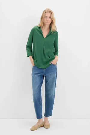 Blusa satinada cuello solapa