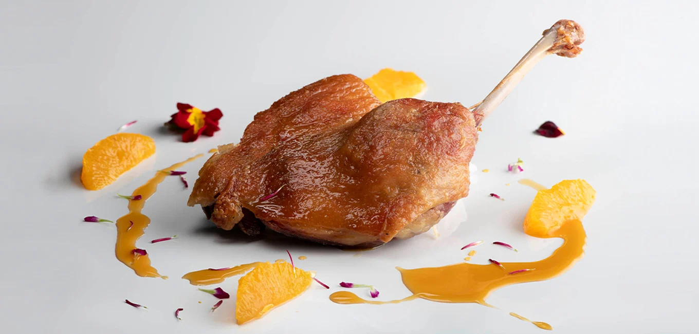 Disfruta de este manjar sencillo de hacer: confit de pato con peras