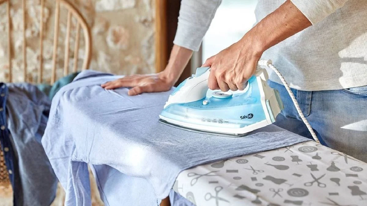 El truco definitivo para planchar y dejar como recién estrenadas las mangas de tus camisas