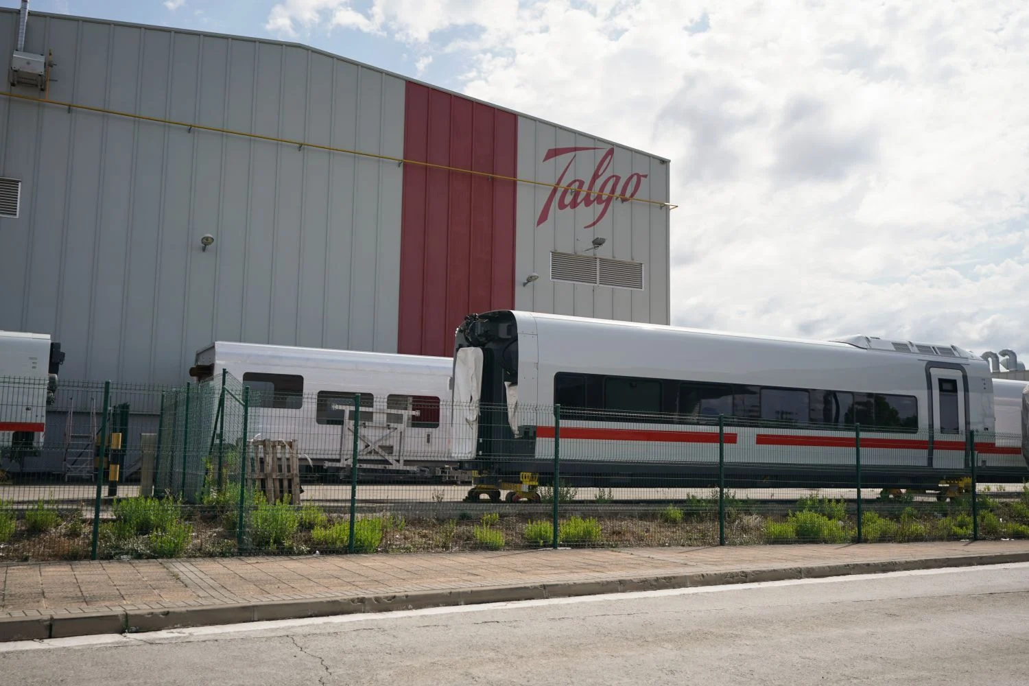 Los pretendientes de Talgo tras la opa de Magyar Vagon