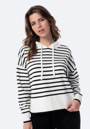 Este otoño no te quedes sin ellas, las 5 prendas claves para afrontar el frío con estilo de Carrefour 41 Merca2.es Jersey de manga larga con capucha de Mujer TEX