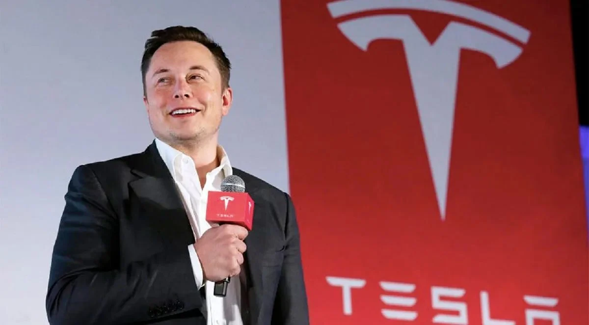 Elon Musk presenta el nuevo coche autónomo de Tesla que costará un ojo de la cara