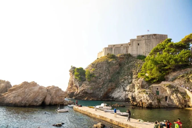 El megaproyecto de 350 millones que te transporta a los reinos de Juego de Tronos eliminando dos fronteras 83 Merca2.es Sólo para fanáticos: las mejores escenas de la serie en Dubrovnik