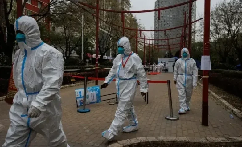 La nueva variante XEC del coronavirus: así se propaga en España y estos son los síntomas que debes conocer