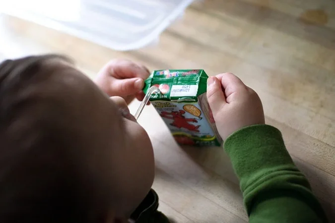 OCU desvela que 8 de cada 10 zumos infantiles no son saludables 65 Merca2.es EL impacto del consumo de zumos en la salud infantil