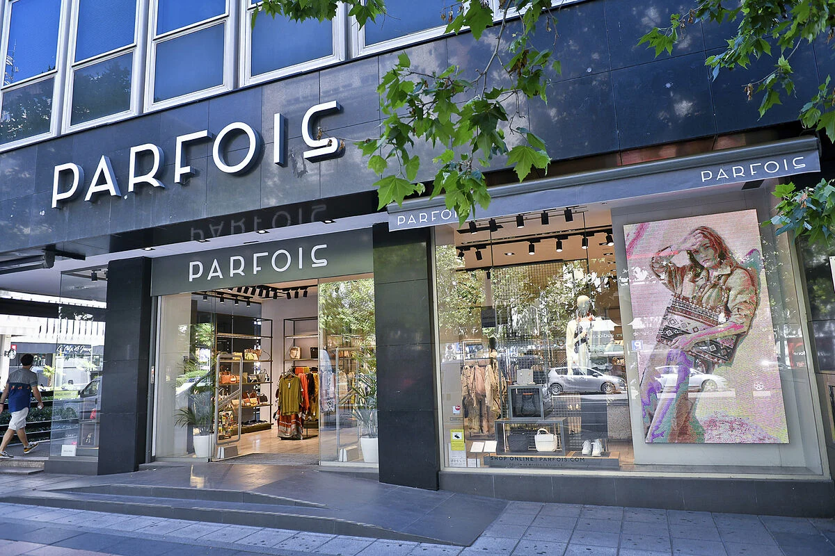 Parfois sorprende con el bolso tote más chic y práctico para elevar cualquier look en 2025