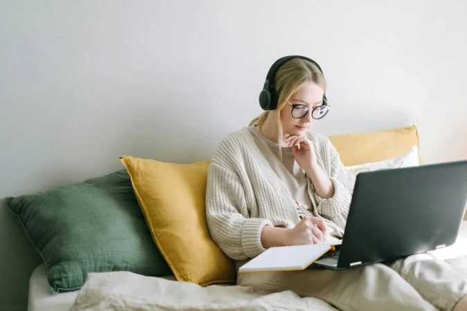 'Lazy Girls Jobs', la tendencia de los jóvenes españoles que arrasa en Tik Tok