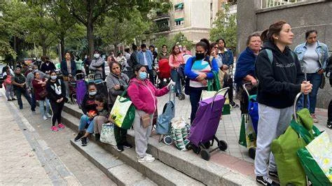 Con este salario (o inferior) te van a considerar «pobre» en España