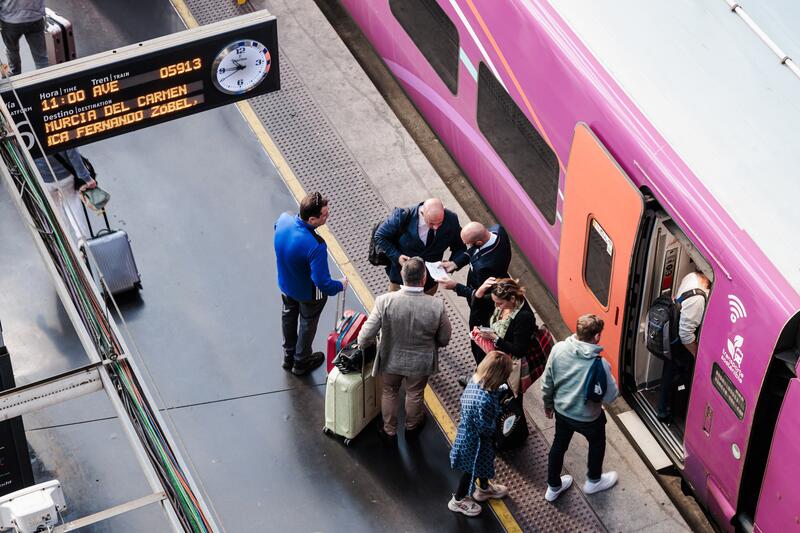 Renfe vende más de 320.000 billetes en el primer día de su campaña por el Black Friday