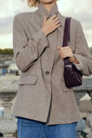 Zara presenta la blazer que combina con todo ¡no te quedes sin el tuyo! 29 Merca2.es BLAZER RECTA ESPIGA CON LANA
