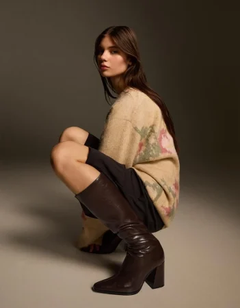 Las mejores botas altas de Bershka para pisar fuerte y con estilo 4 Merca2.es Bota tacón ancho