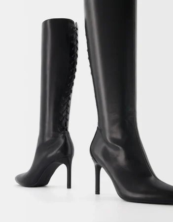 Las mejores botas altas de Bershka para pisar fuerte y con estilo 3 Merca2.es Bota tacón detalle cordón