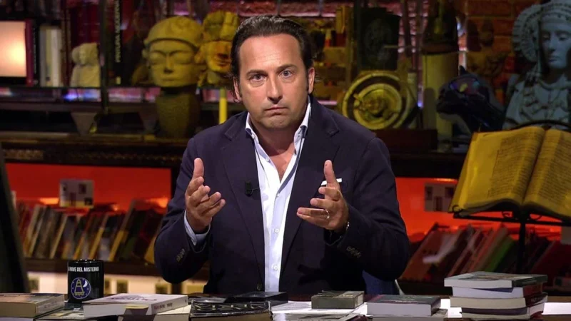 Veinte años de 'Cuarto Milenio': ¿por qué sigue arrasando entre la audiencia? 53 Merca2.es Cuarto Milenio Iker Jimenez Merca2.es