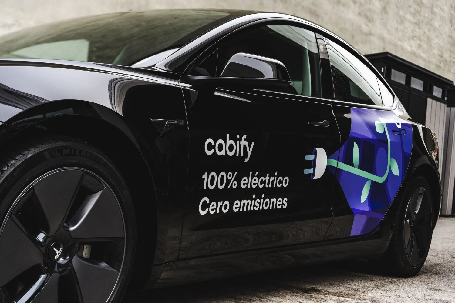 Uber y Cabify ‘recuperan’ reputación con sus esfuerzos para ayudar tras la DANA