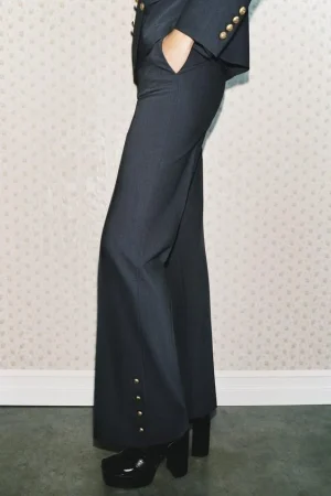 Los pantalones flare de Zara que se están agotando en las tiendas 37 Merca2.es PANTALÓN FLARE BOTONES ZW COLLECTION – 49,95 euros