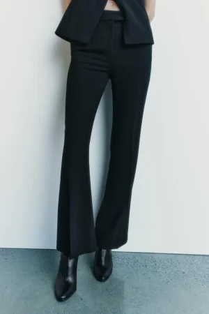 Los pantalones flare de Zara que se están agotando en las tiendas 38 Merca2.es PANTALÓN FLARE ZW COLLECTION – 35,95 euros