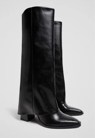 Stradivarius presenta las botas más cómodas y chic para el otoño-invierno 3 Merca2.es Stradivarius revoluciona el otoño-invierno con las elegantes botas de tacón estilo polaina