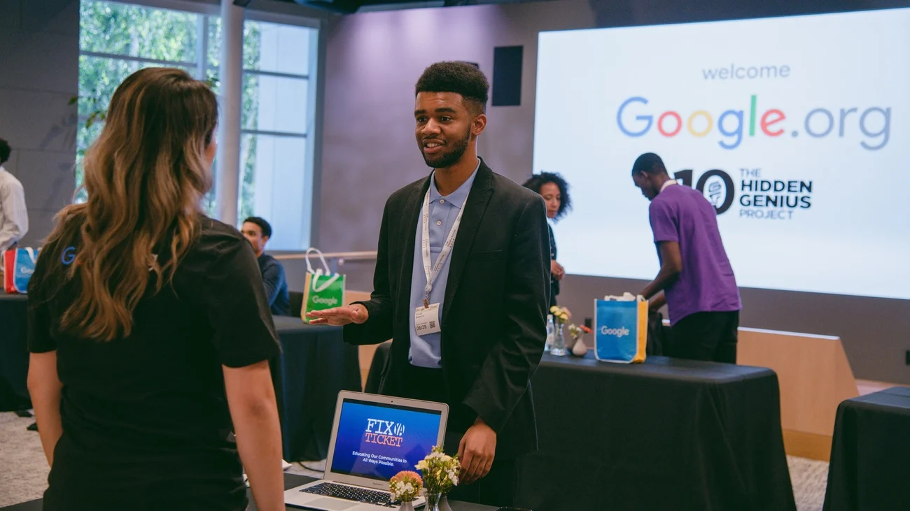 Google dará clases de IA gratis en España a través de cuatro asociaciones y fundaciones desconocidas