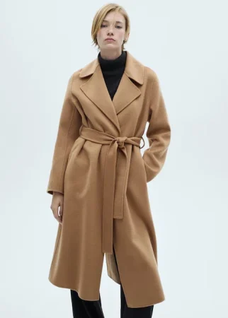 La colección de gabardinas de Mango este año es puro estilo