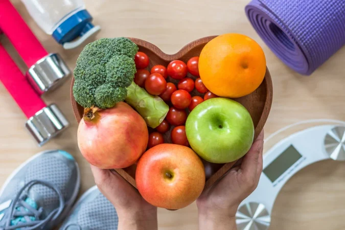 La importancia de llevar una alimentación balanceada junto a una rutina de ejercicios