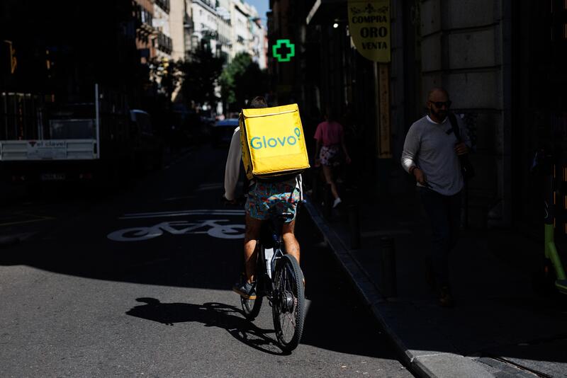 Glovo cambia de modelo laboral y contratará a sus repartidores en España