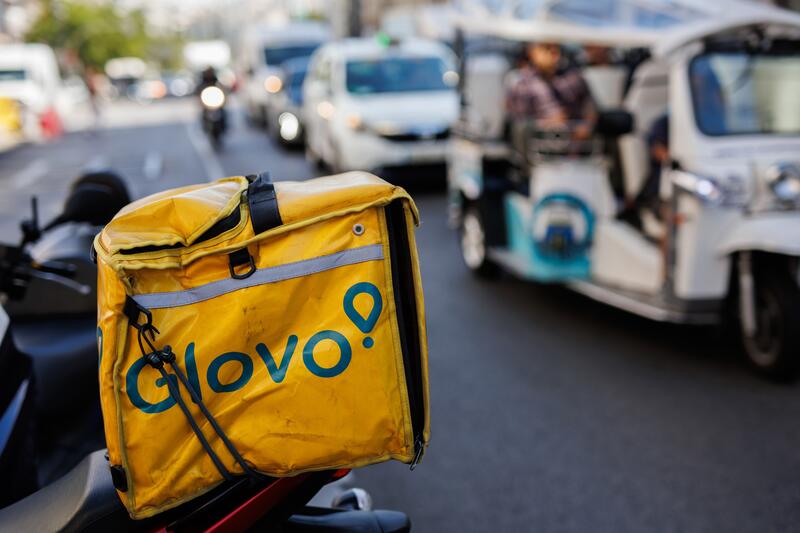 Tras cambiar el modelo laboral, el CEO de Glovo declara por contratar a falsos autónomos