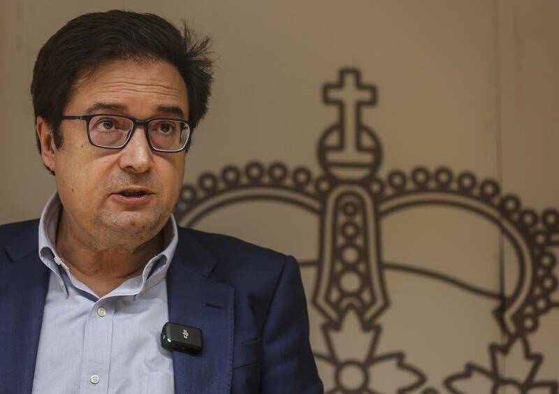 Óscar López busca tranquilizar a los mutualistas de Muface
