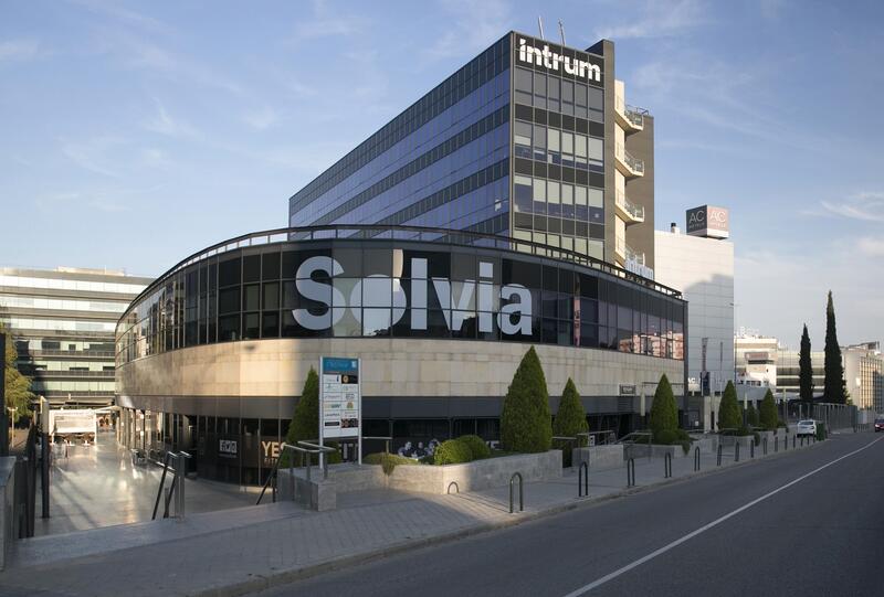 Intrum simplifica su estructura en España con la fusión de sus inmobiliarias Haya y Solvia
