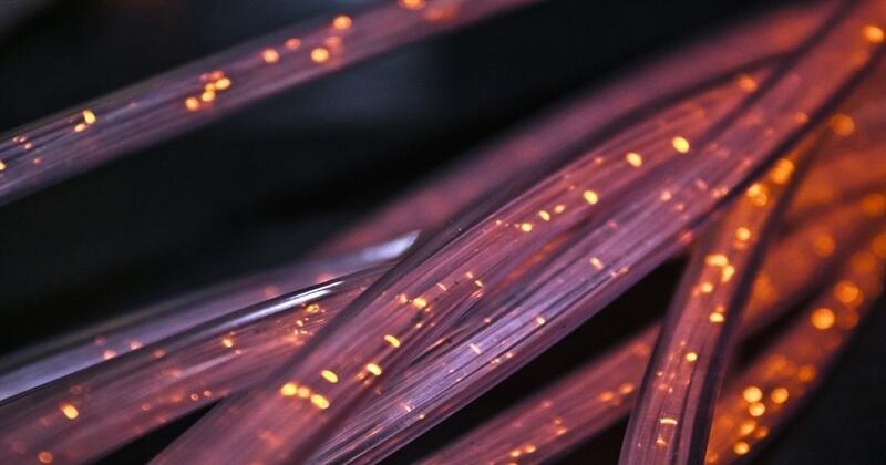 Telefónica no compartirá su fibra pero cobrará más por sus infraestructuras físicas